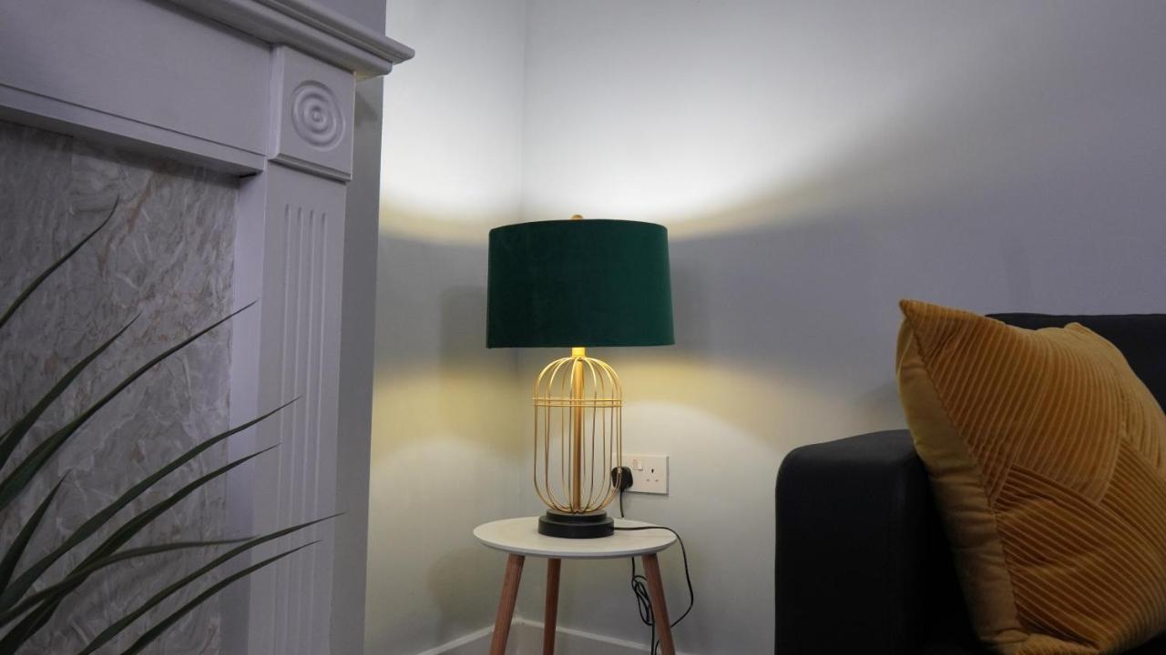 Portobello House - Four Bedroom House Perfect For Contractors - Sleeps 6 - Free Parking Wolverhampton Exteriér fotografie