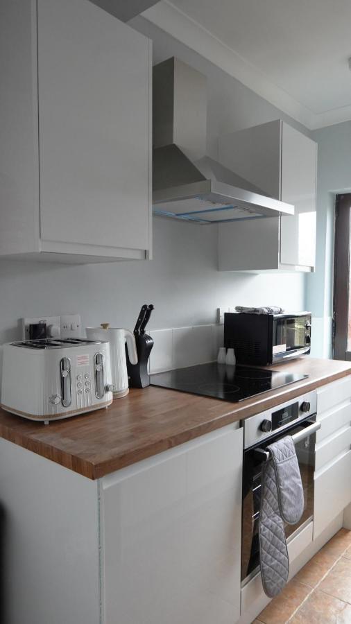 Portobello House - Four Bedroom House Perfect For Contractors - Sleeps 6 - Free Parking Wolverhampton Exteriér fotografie